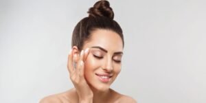 How Do You Maintain Healthy Skin When the Seasons Change?